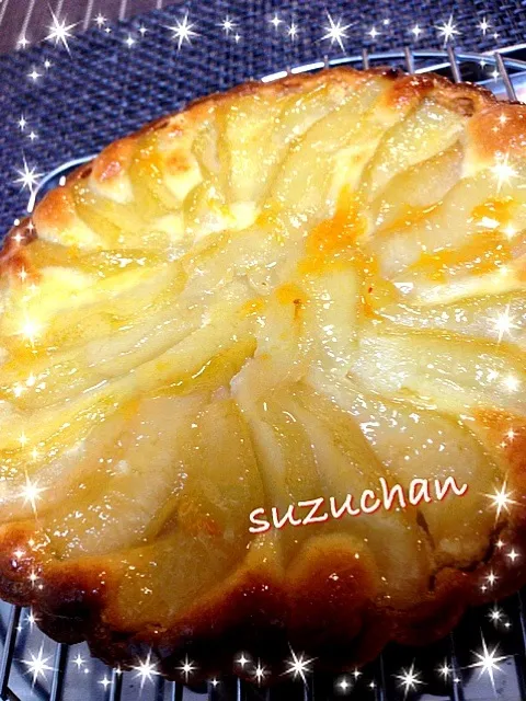 ラフランスのタルト焼けました🍐|suzuchan🐶さん