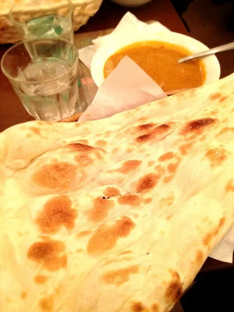 Snapdishの料理写真:インドカレー  熱々ナン食べ放題♪|teke4さん