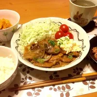 Snapdishの料理写真:ミキママ風生姜焼き定食☆|めんこさん