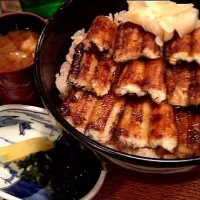 うえのの穴子丼|ねむみさん