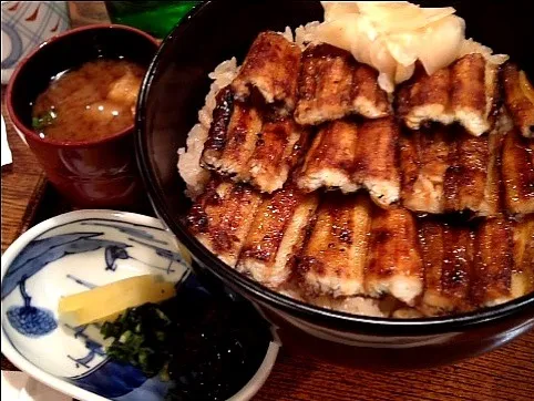 うえのの穴子丼|ねむみさん