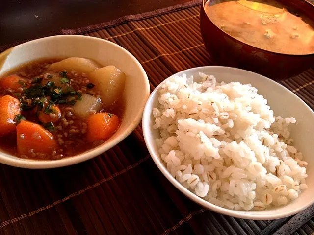 大根と人参のそぼろあんかけ、玉ねぎの味噌汁|はるさん