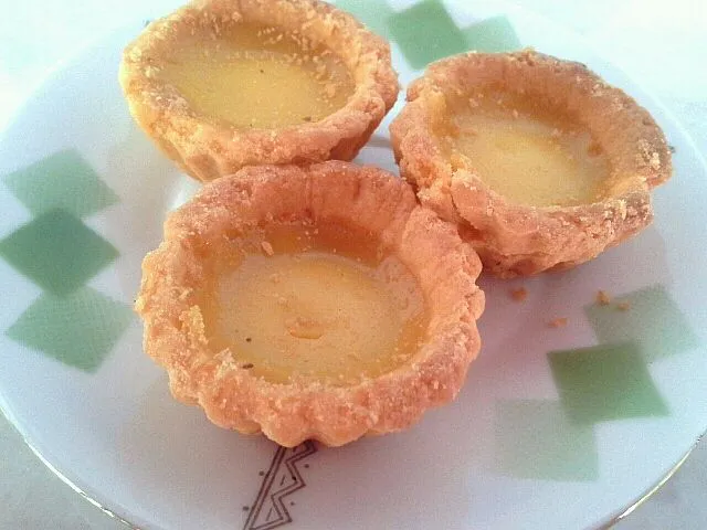 Snapdishの料理写真:Egg tarts|Kor Shyn Lynさん