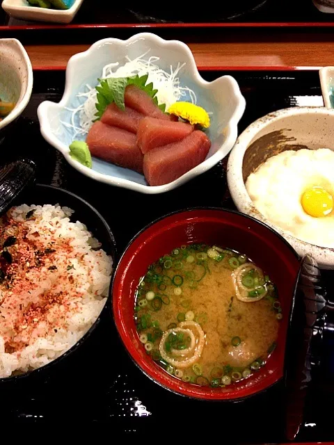 Tarako rice,sashimi maguro,tororo my dinner@Ichino Ofuro House w/Neaj!|Dezza Tsuchiyaさん