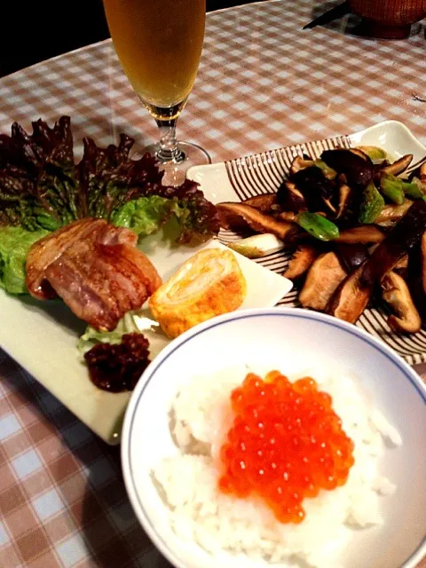 ブタ肉のレタスづつみ＊しいたけのバター醤油＊イクラご飯|彩子さん