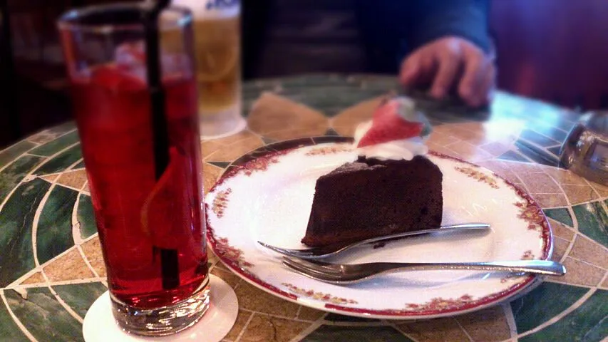 cranberry juice with strawberry chocolate cake # yummy!!|joさん