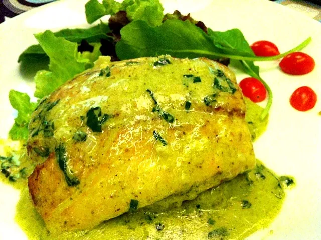 Sea bass steak with mash potato and pesto sauce|Issara. 🍴さん