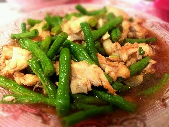 Snapdishの料理写真:Stir fry long beans with strip chicken|Azlina Ahmadさん