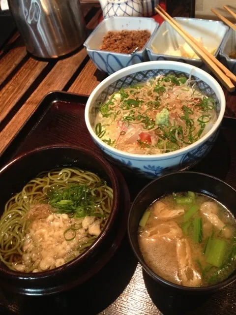 Snapdishの料理写真:海鮮丼とお蕎麦の定食|norma’sさん