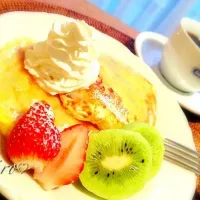 Snapdishの料理写真:🍓イングリッシュマフィンでフレンチトースト ☕珈琲 🍓 French toast with the English muffin. ☕ coffee