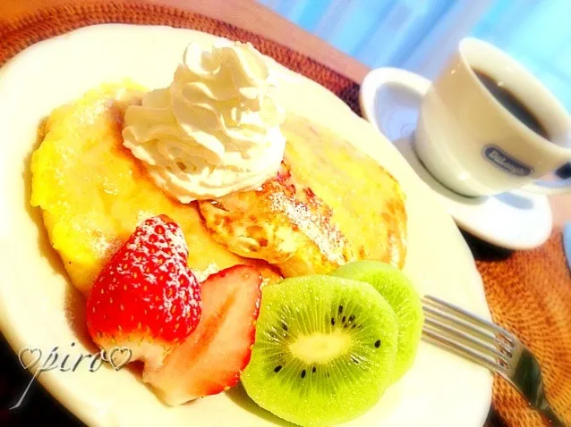 🍓イングリッシュマフィンでフレンチトースト ☕珈琲 🍓 French toast with the English muffin. ☕ coffee|ピロさん