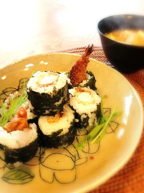 天むすことお味噌汁で朝ごはん|もこさん