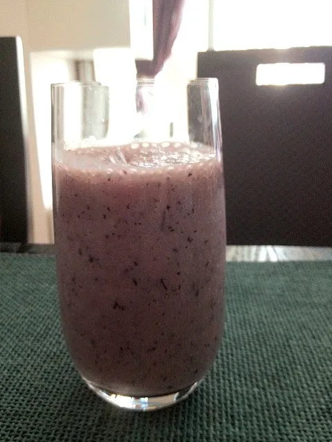 Snapdishの料理写真:Morning banana blueberry shake|ochihekoさん