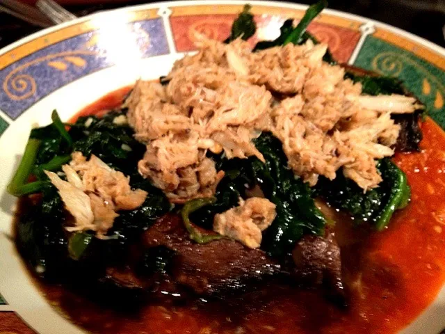 Grilled portabella mushrooms with spinach and crab...|candice denchyさん