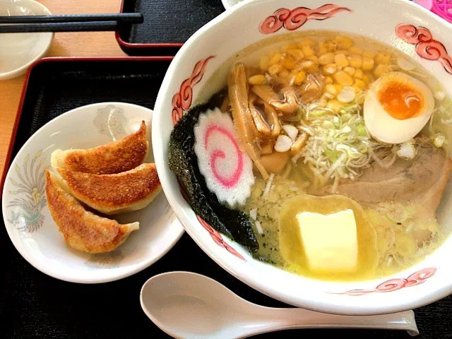 Snapdishの料理写真:塩バターコーンラーメン|きむらゆりかさん