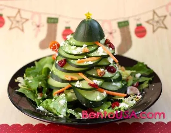 Snapdishの料理写真:Cucumber Christmas Tree Salad|bentoUSA.comさん