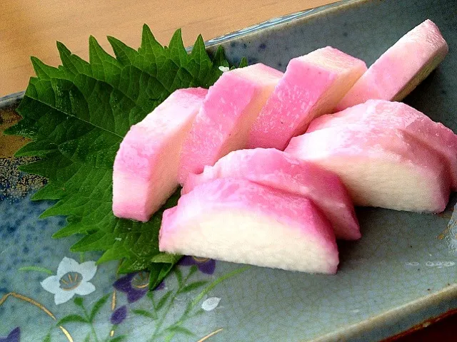 Snapdishの料理写真:長芋の赤じそ酢漬け|けいちゃん（ももザィル）さん