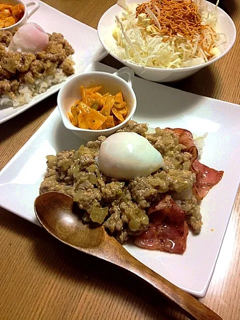 Snapdishの料理写真:肉味噌丼|はるなさん