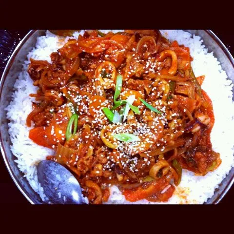 korean stir fried spicy squid and pork (ojjingeo n tueiji bokkeum)|Raine Melissa Rimanさん