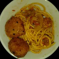 Snapdishの料理写真:seafood spaghetti with fish cutlets|Raine Melissa Rimanさん