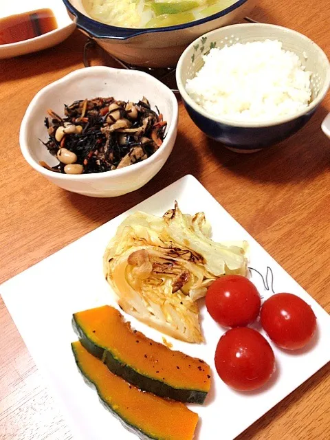 Snapdishの料理写真:ひじきの煮物＆鱈鍋＆蒸し焼き野菜|ht78さん