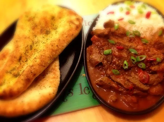 Snapdishの料理写真:Beef Bhuna with Basmati Rice and Garlic and Corriander Naan Bread|Steve Pountneyさん