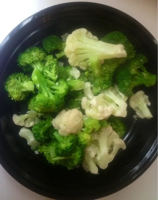 Steamed broccoli and cauliflower is my favorite!|Alena Eydlishさん