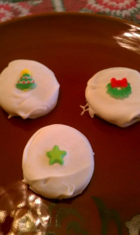 White chocolate dipped oreos|Crystal DeBoerさん