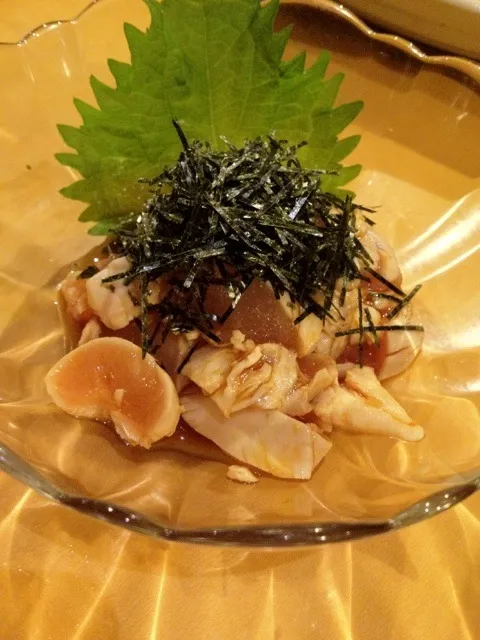 Raw chicken with wasabi soy sauce.|do dyuさん