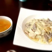 Snapdishの料理写真:鶏と舞茸のクリームパスタ|あいさん