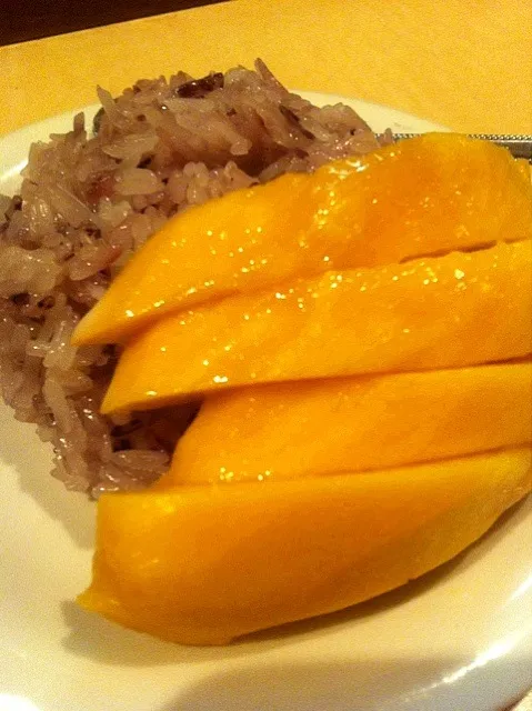 ข้าวเหนียวมะม่วง Sticky rice in coconut milk with mango|krittさん