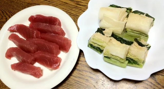 Sashimi tuna and pickled Chinese cabbage.|do dyuさん