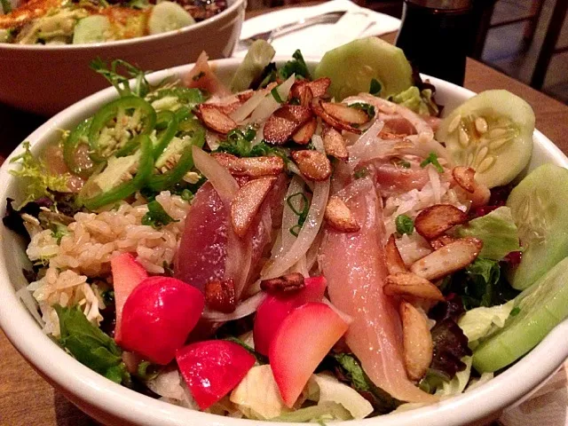 Snapdishの料理写真:Garlic Albacore Rice Bowl|Maggie Thecatさん