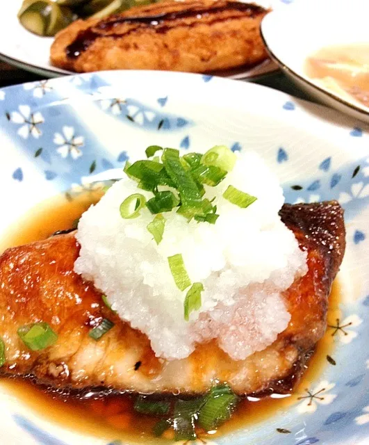 鰤のポン酢照り焼き・ロースカツ・白菜のとろとろスープ✨今日も早夕飯そしてちょっと頂きます🍺😘|ちーねーさん