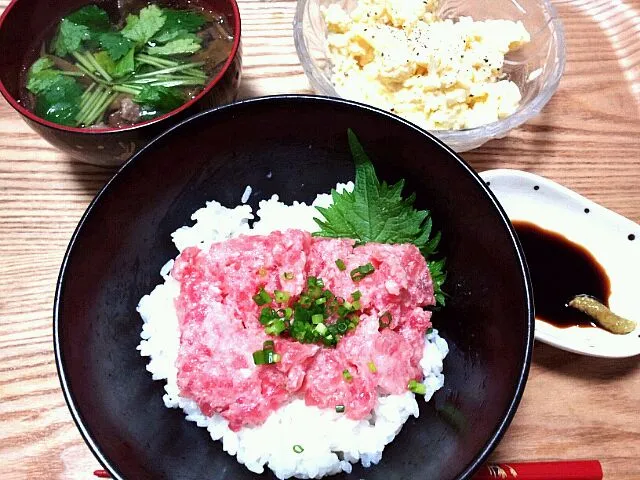 12/9ネギトロ丼カリフラワーさらだお吸い物|sayaさん