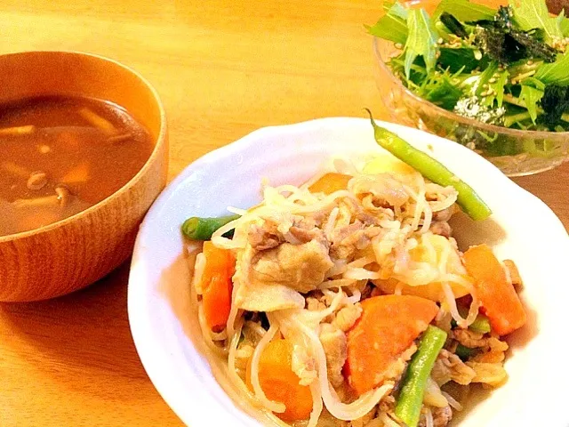 肉じゃが 水菜サラダ 豆腐となめこの味噌汁|ぽっちゃんさん