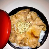 Snapdishの料理写真:豚肉の甘辛弁当|伊藤 雅典さん