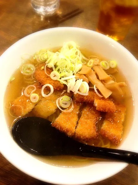 Snapdishの料理写真:磔磔でのライヴ後はココで食べるコトにしとります。昨日は塩パーコー麺。旨かったー（≧∇≦）。|まりもさん