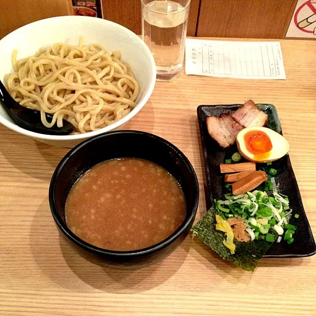 Snapdishの料理写真:超濃厚魚介とんこつつけ麺|r1990297さん