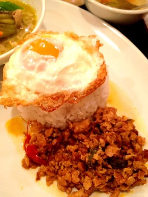 ガパオ&グリーンカレー|ランチ食べ歩きさん