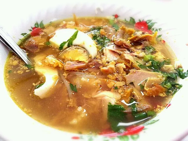 chicken soto with egg|evi yapiraさん