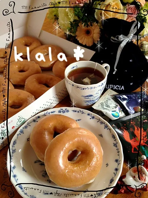 Snapdishの料理写真:クリスピードーナツ☆LUPICIAの紅茶とともに（///ω///）|くららさん