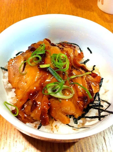 鶏の照り焼き丼|まつださんさん