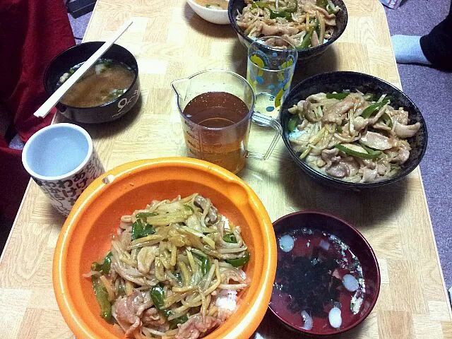 青椒肉絲丼|ラフトさん