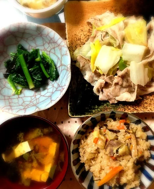 豚バラ肉の重ね蒸し、ちぢみほうれん草海苔和え、栗の炊き込みごはん、お味噌汁|naokoさん