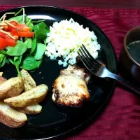 Snapdishの料理写真:Grilled chicken, garlic potato, butter sautéed cauliflower , seaweed sesame soup|Yoshinaさん