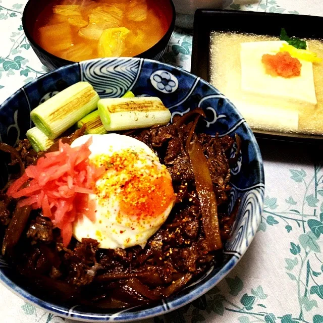 しぐれ煮牛丼〜温玉＆長ネギのせ〜、明太豆腐、白菜のお味噌汁|💗Marico💗さん