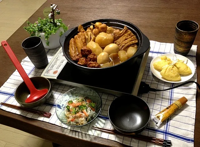 おでん(ごぼう天・たこ天・竹輪・三色串・牛すじ・こんにゃく・餅巾着・厚揚げ・大根・じゃがいも・卵)、蟹カマときゅうりの酢の物、ビール|pentarouさん