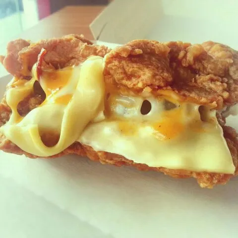 KFC's Double Down|brunei foodiesさん