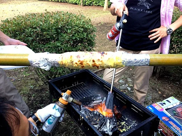 Snapdishの料理写真:ホットケーキミックスを竹で巻き巻きして作ったバームクーヘン！|Emiko Ooshimaさん